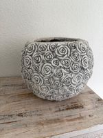 Schöner Übertopf im Shabby Chic Look mit Rosen