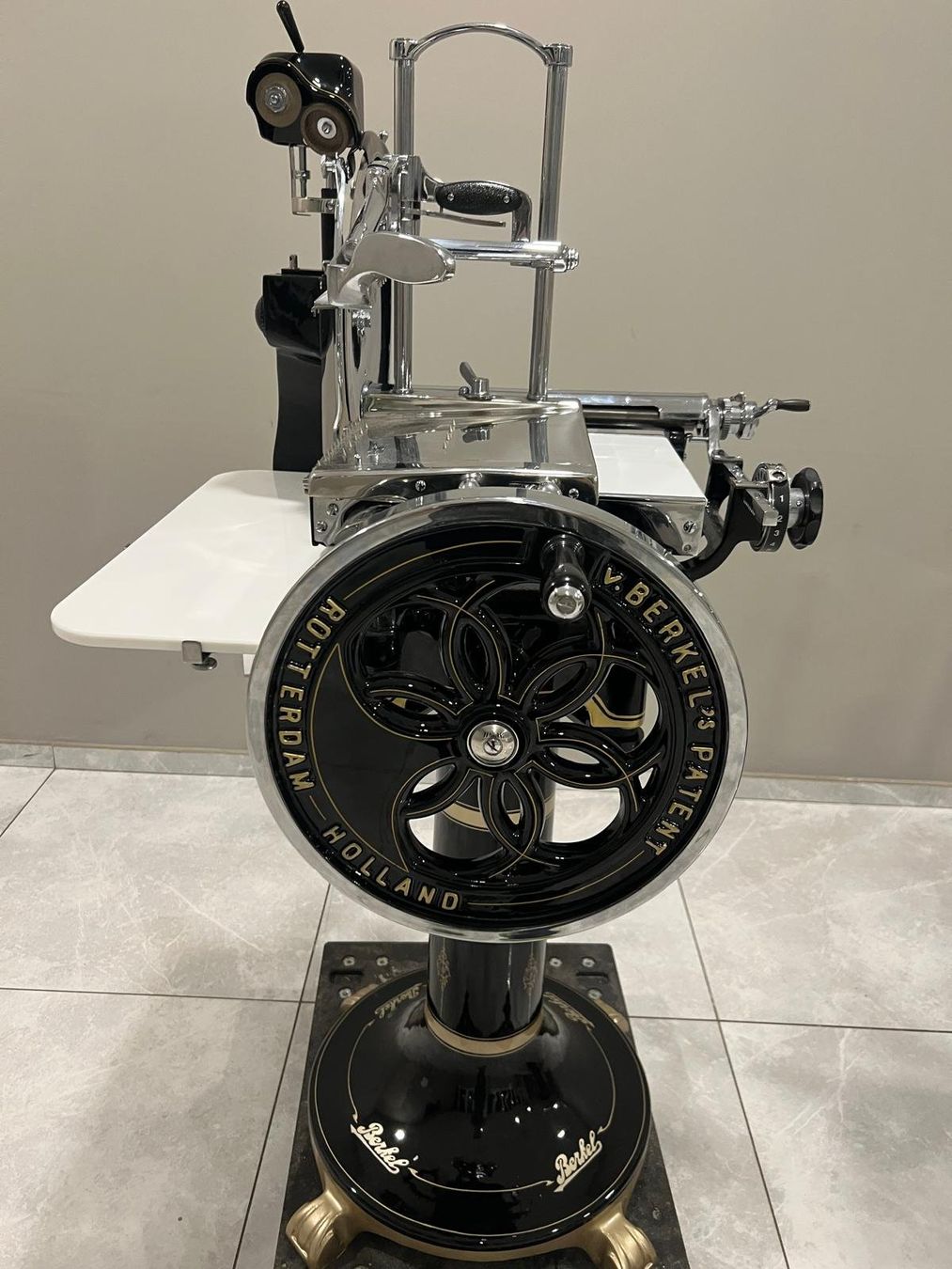 Berkel Elettrodomestici da cucina: Berkel Mod. 9 (1925) - Komplette Restaurierung – Nuovo (secondo la descrizione) da Biasca venduto da Nicolas.Ney 7