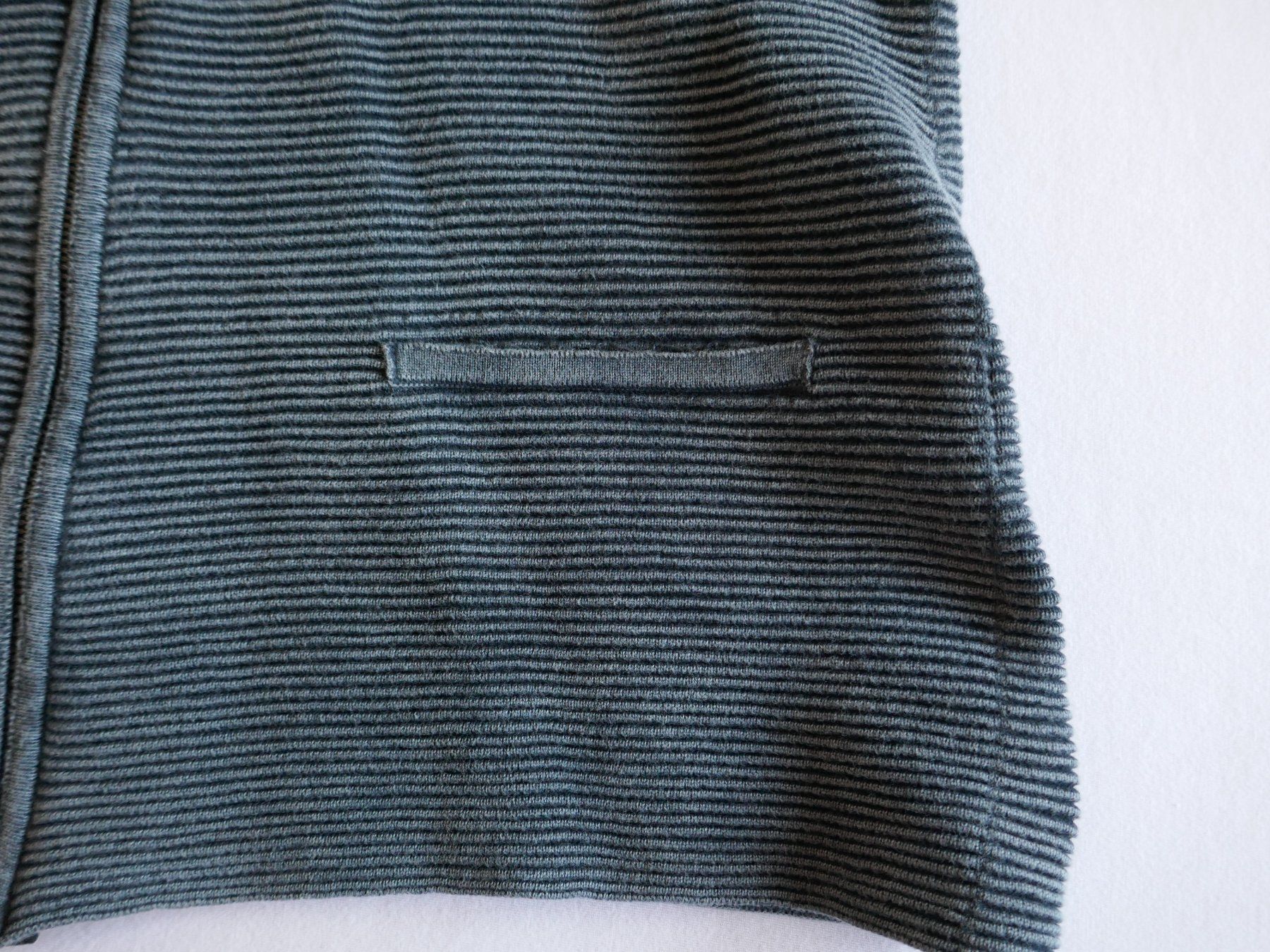 Giacche: Kenny S.   Damenstrickjacke mit Zipper  -  grau – Usato da Volketswil venduto da Cobra22 2