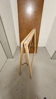 Mobiler massiver Tisch 
