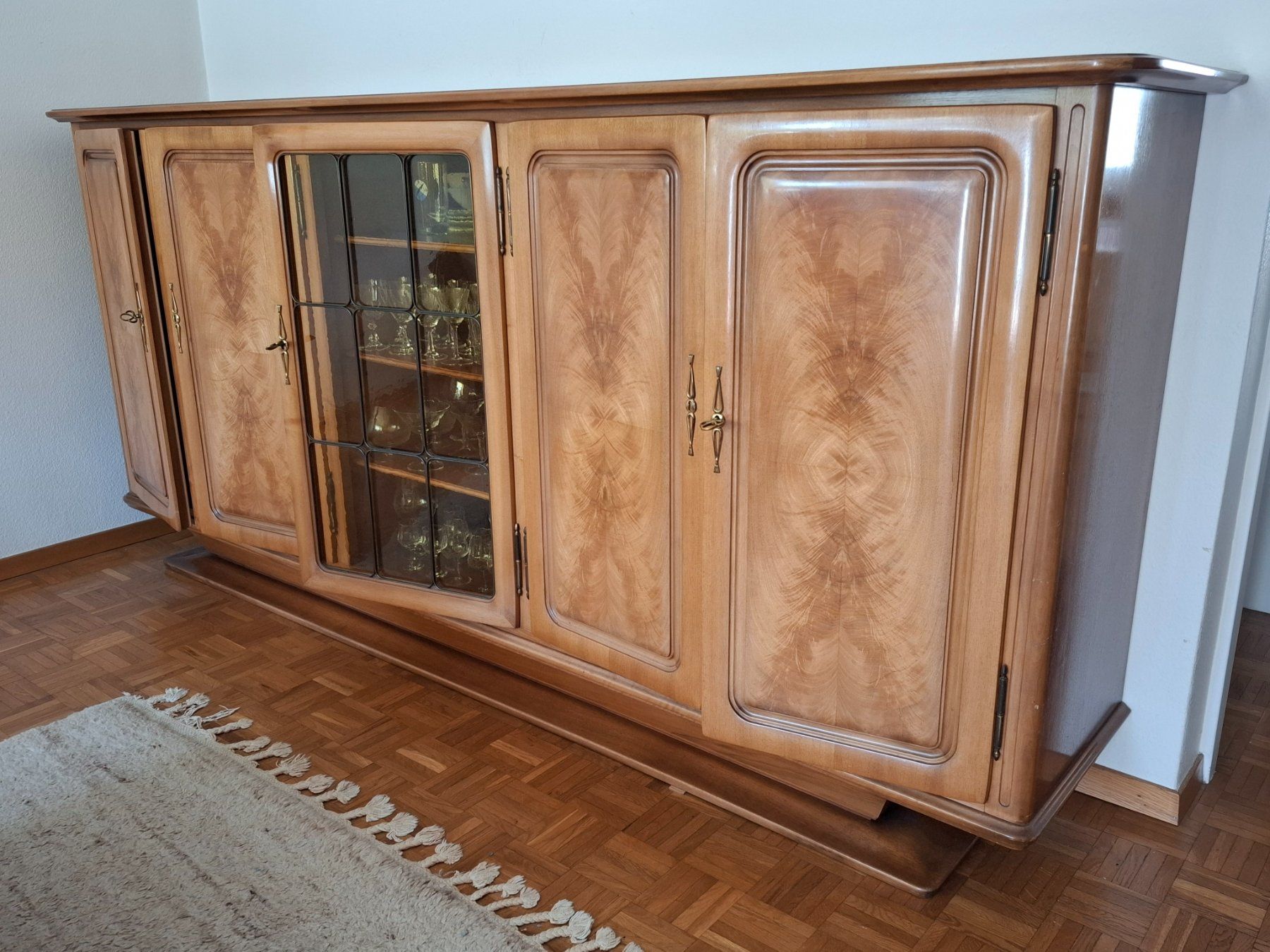 Credenze: Wunderschönes Buffetschrank, Schweizer Fabrikat, Top Zust... – Usato da Wädenswil venduto da Erich13 2