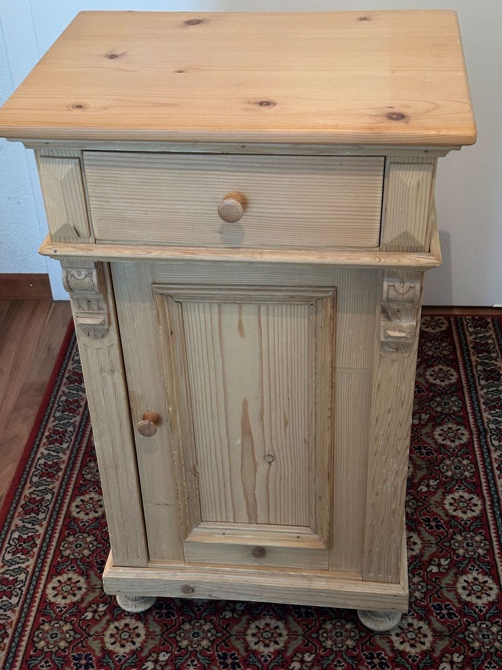 Articoli in legno: Nachttischli aus Tannenholz – Usato da Wittenbach venduto da mar_69t6