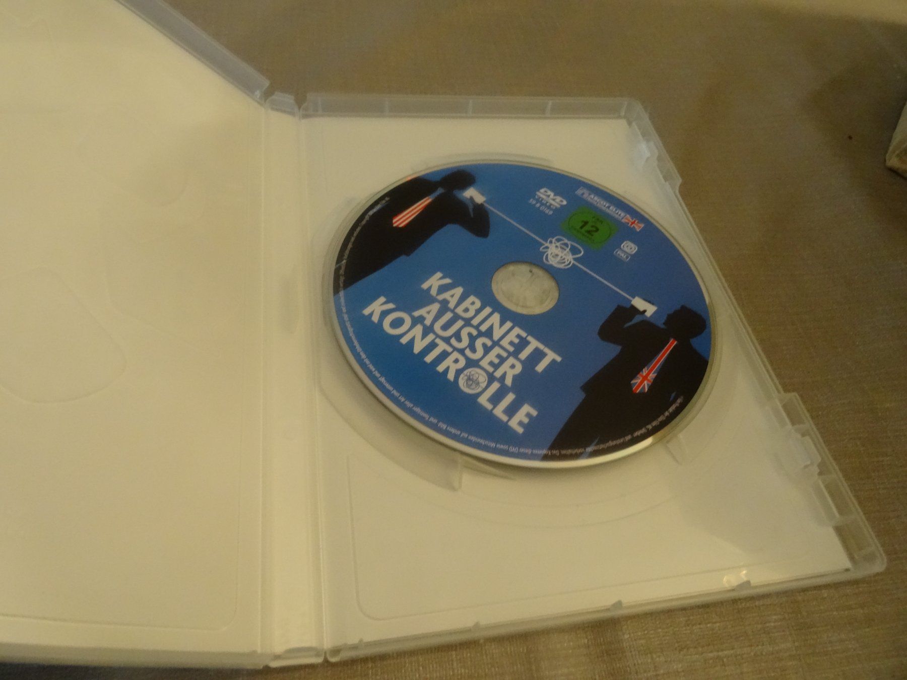 Tutti i DVDs: In The Loop DVD Kabinett ausser Kontroller – Usato da Olten venduto da Disc-Verkauf 1