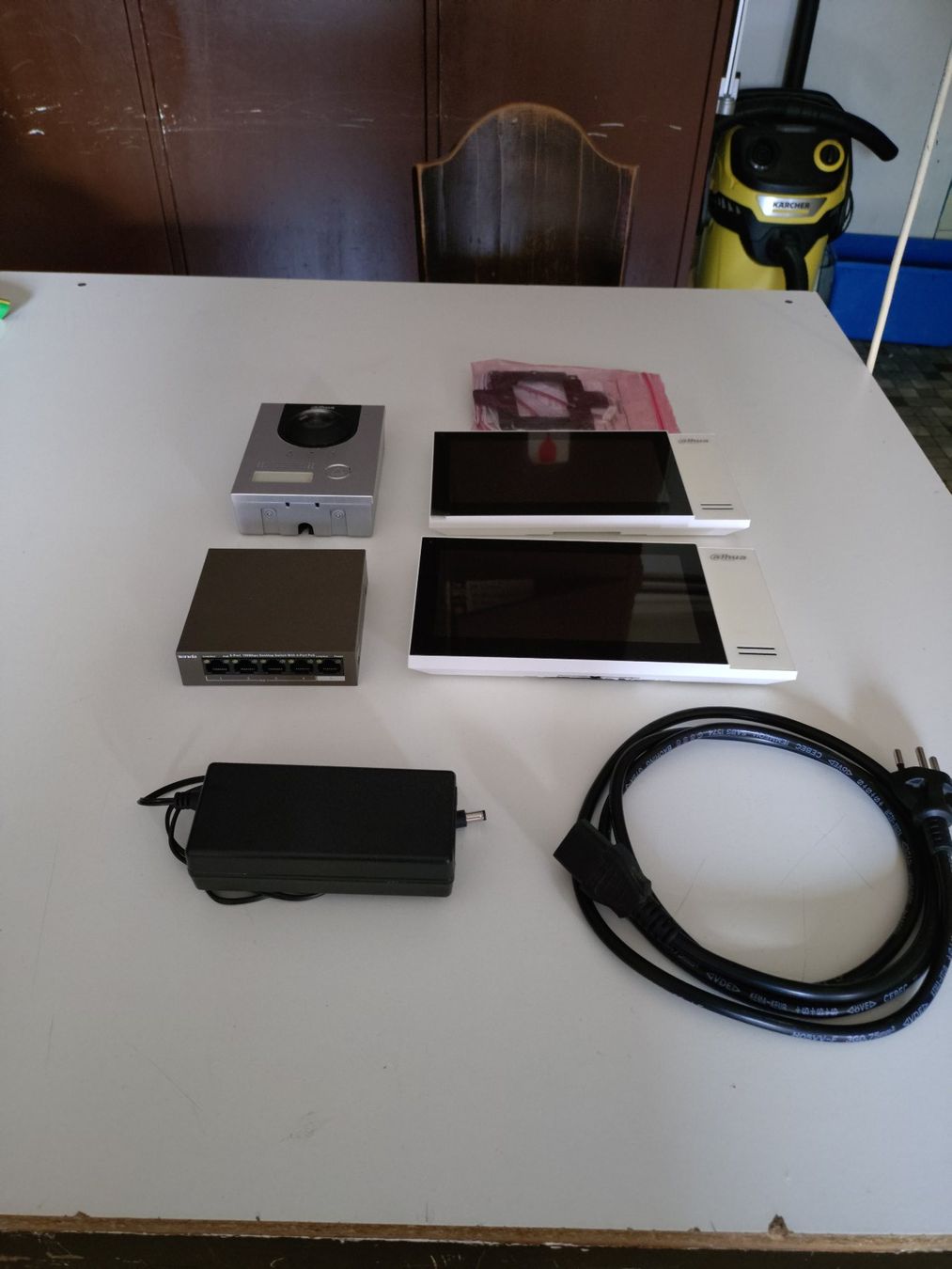 Videocamere: Intercom- Set (IP/SIP), gebraucht. – Usato da Ennenda venduto da Maess 1