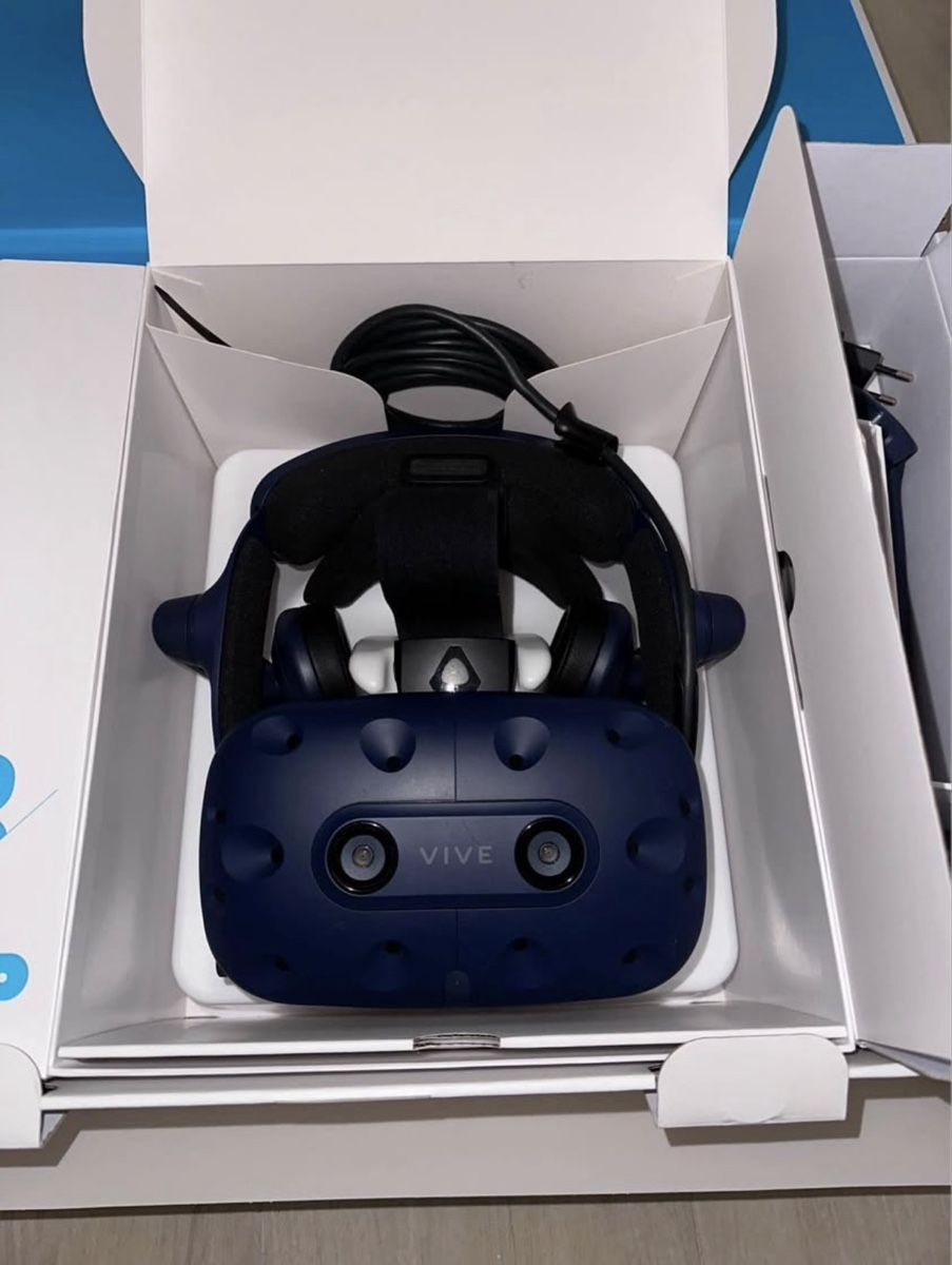 HTC Casco VR: HTC vive pro (VRheadset) (SteamVr) – Usato da Oron-le-Chàtel venduto da Olivia_Baumgartner