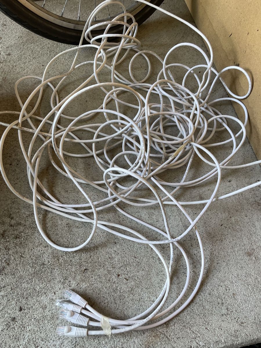 Câbles: Netzwerkkabel CAT 5e 3x 2m gebraucht – D'occasion à Pfyn par Goodsell 1