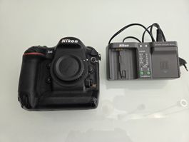 Nikon D4 Camera Body mit Akku und Ladegerät guter Zustand