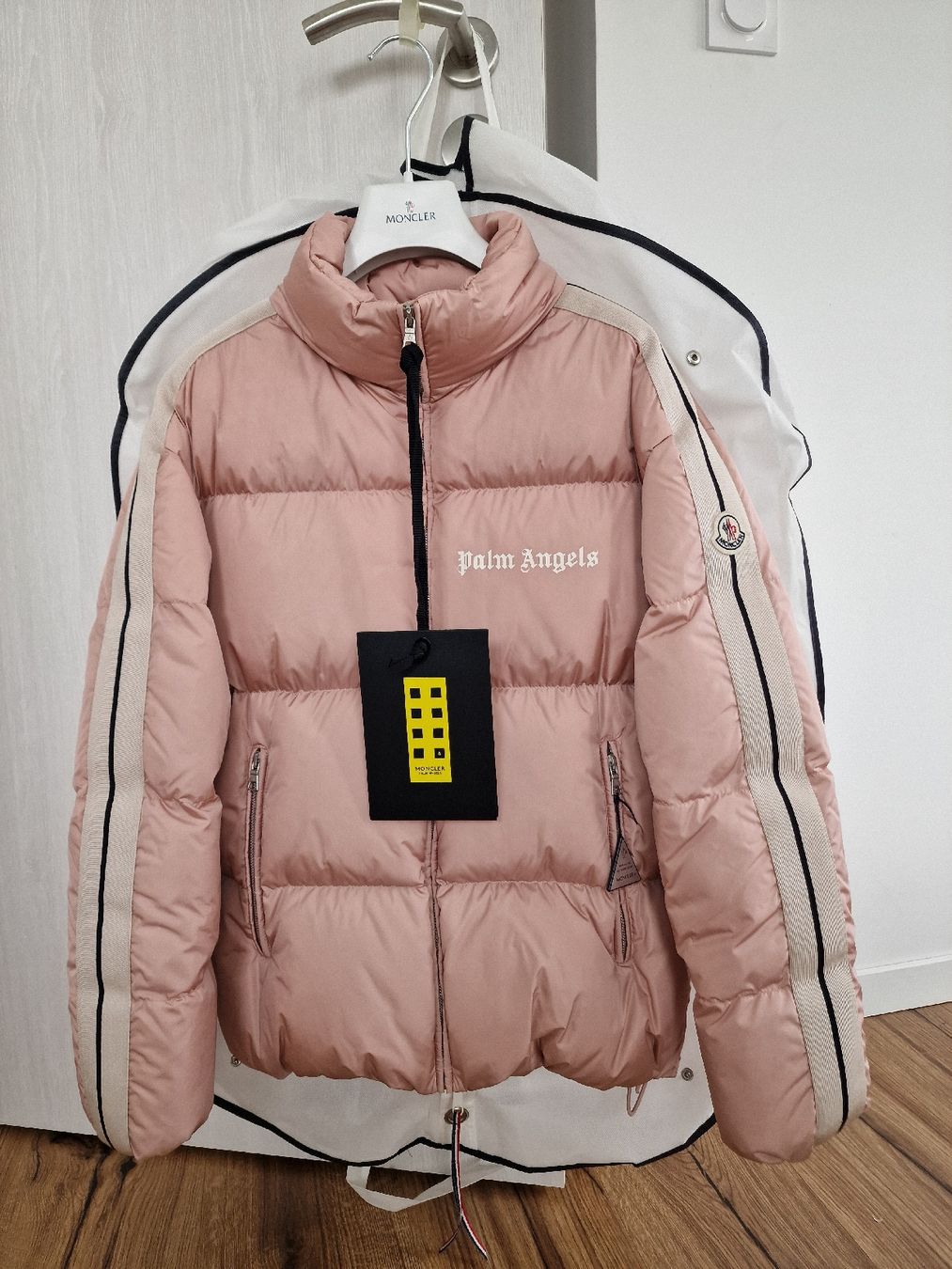 Moncler Jacken: Doudoune Moncler × Palm Angels – Gebraucht aus Yverdon-les-Bains von Ed9lude