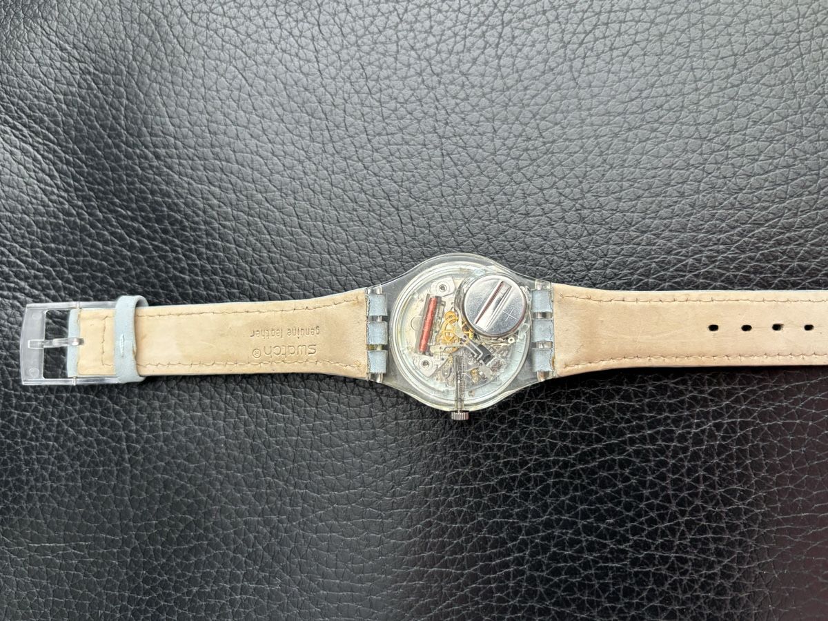 Swatch Orologi: Swatch Armbanduhr hellblau mit Lederband – Usato da Dübendorf venduto da mba_5yvw 3