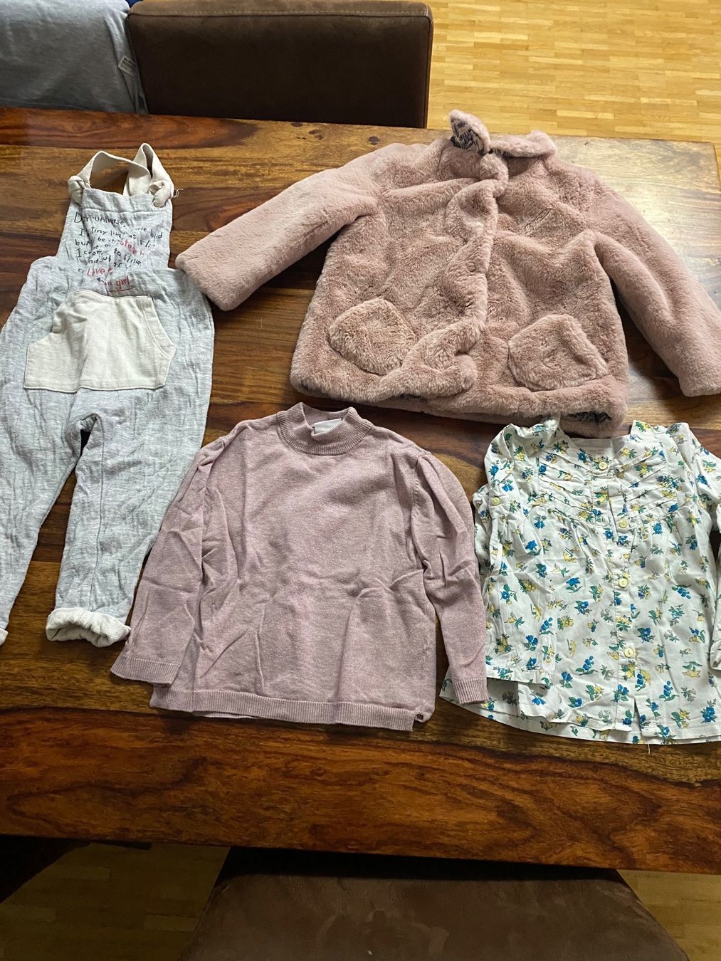 Zara Kleiderpakete & -sets: Mädchen Kleider Paket Gr. 98 – Gebraucht aus Zürich von Nutla 3