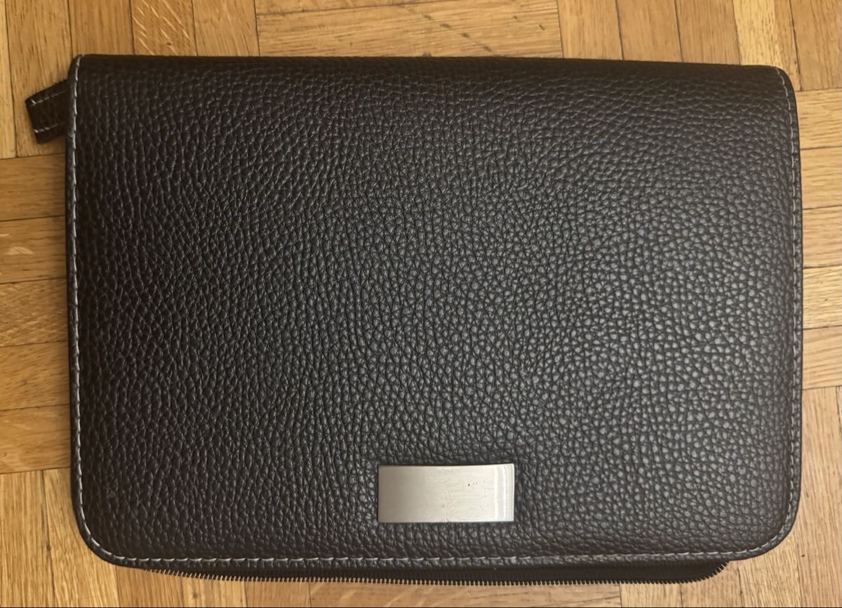 Borse: Portefeuille en cuir noir avec fermeture éclair – Usato da Lausanne venduto da Dri_Shop 1