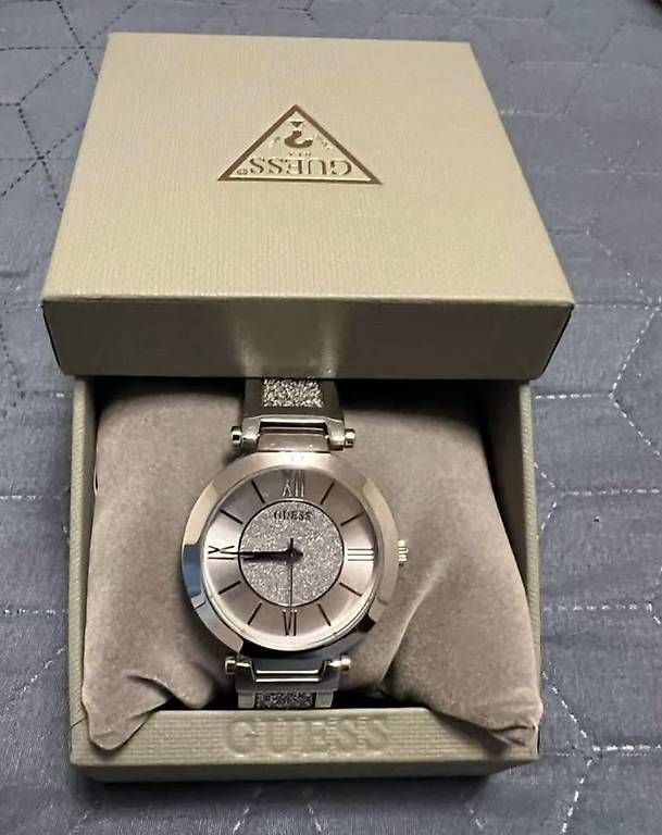 Guess Orologi: Neue Guess Damenuhr – Usato da Glattbrugg venduto da mir_vx2c
