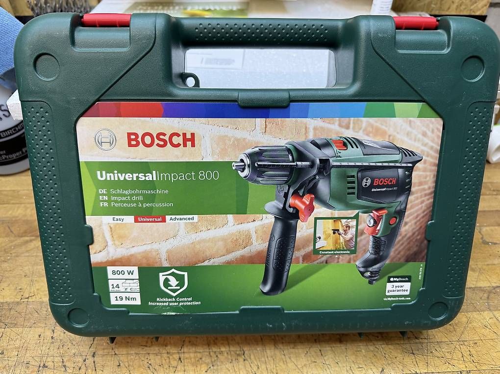 Trapani: Bosch UniversalImpact 800 Schlagbohrmaschine – Usato da Winterthur venduto da Goldeneye7 1