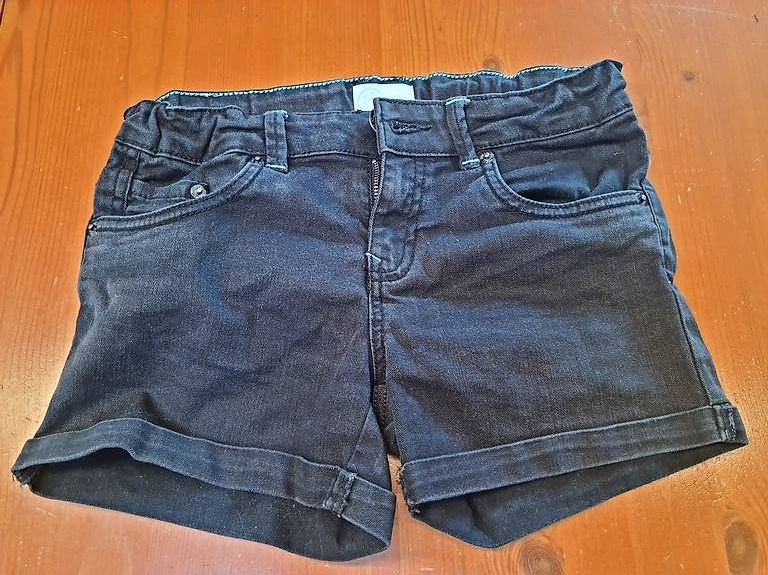 Pantaloni: Shorts 146 – Usato da Schönengrund venduto da mel_9672