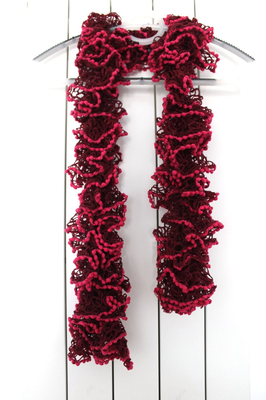 Foulard & Sciarpe: Fiolet-Rosa Farbender Strick Schal – Usato da Locarno venduto da madame-tus-sauds 1