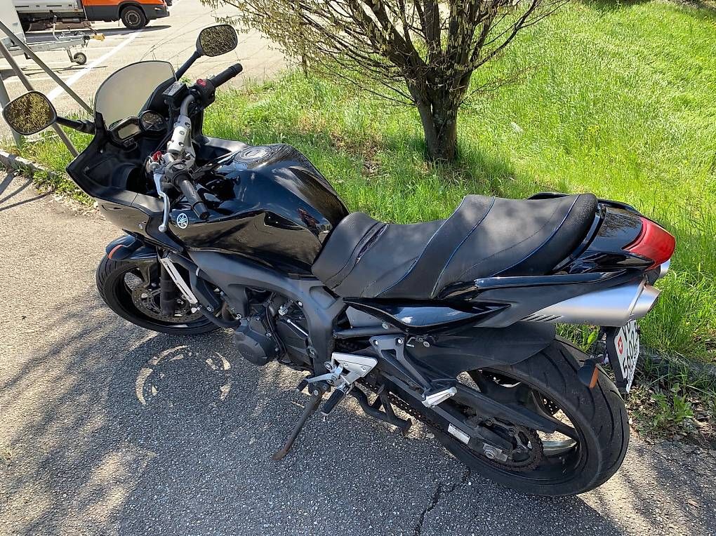 Strada: Moto Yamaha FZ6S ABS – Usato da Lausanne venduto da pat_7crs 2