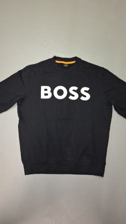Pull BOSS noir, parfait pour l'automne! Taille XL
