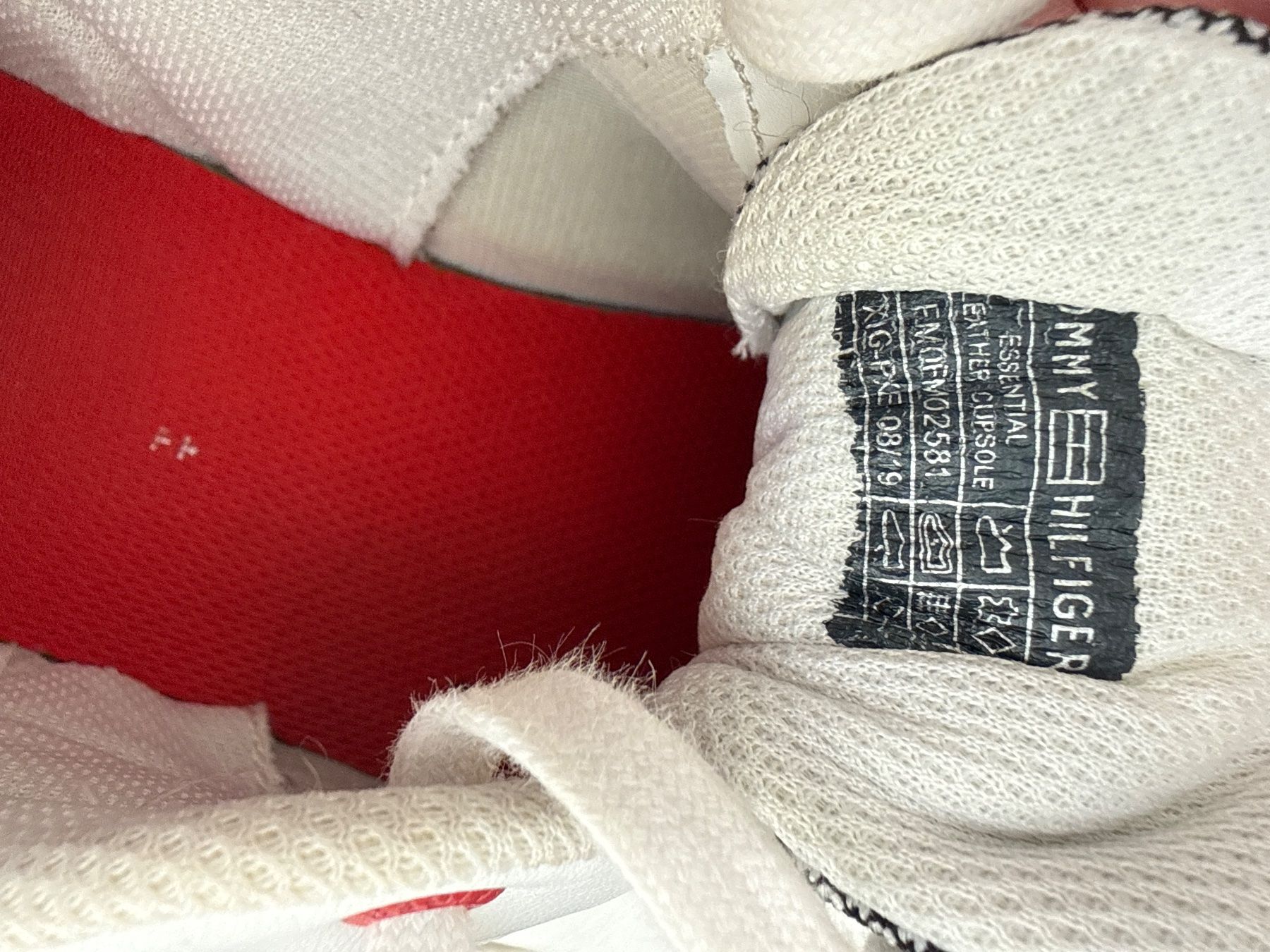 Tommy Hilfiger Scarpe da uomo: Baskets Tommy Hilfiger en cuir blanc - Taille 44 – Usato da La Cibourg venduto da rangiroa98 2