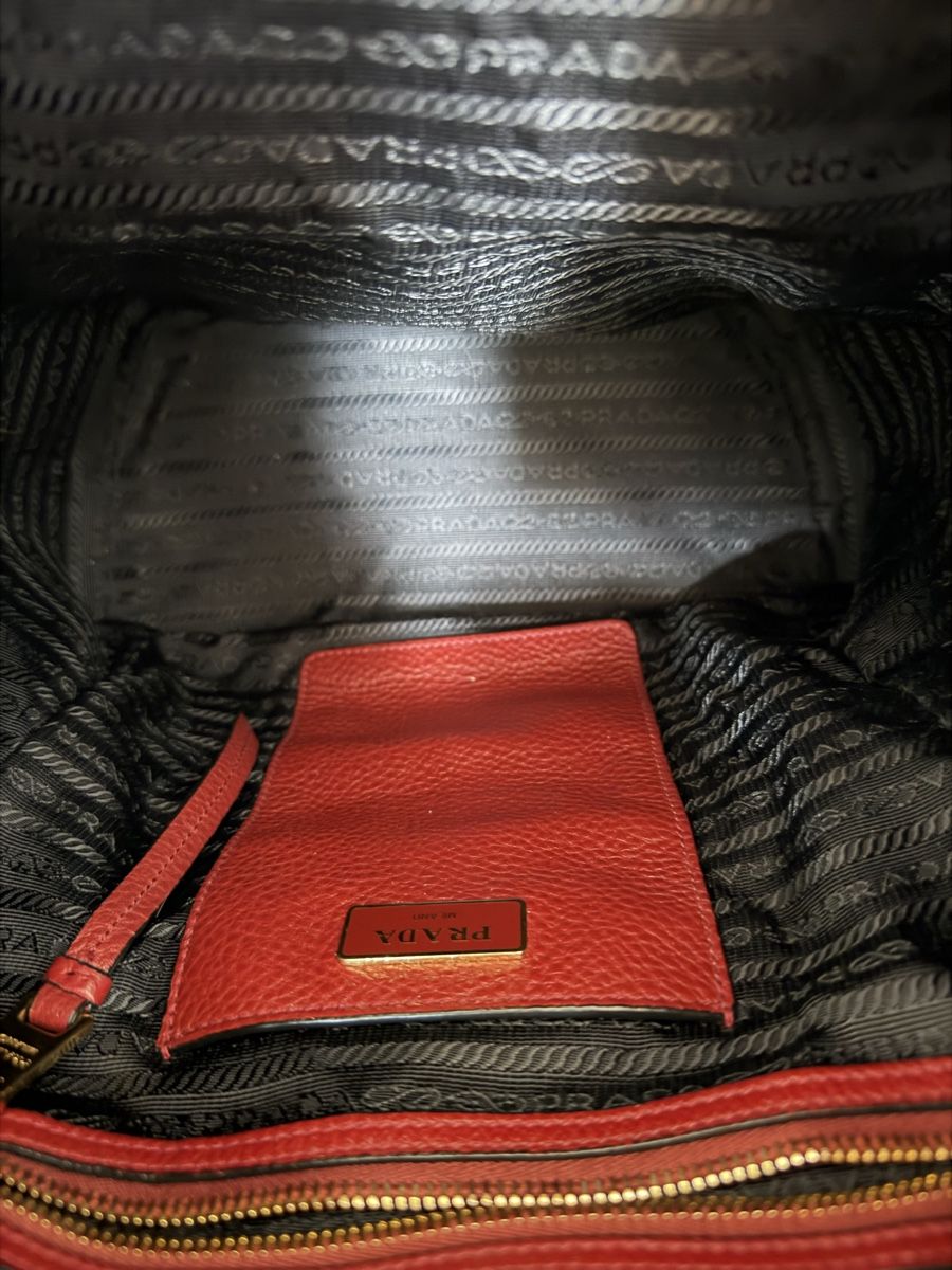 Prada Borse da donna: Prada Vitello Daino Bagpack Rubino – Usato da Zürich venduto da bgg 8