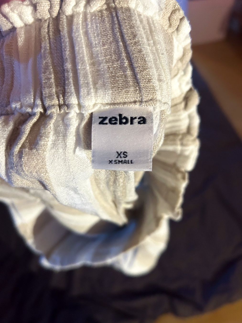 Zebra Pantalons: Kurze gestreifte Hosen – D'occasion à Oberurnen par carinalobnig 2