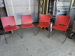 %4 Stk. neue LaFilo stapelbare Designer Stühle in rot