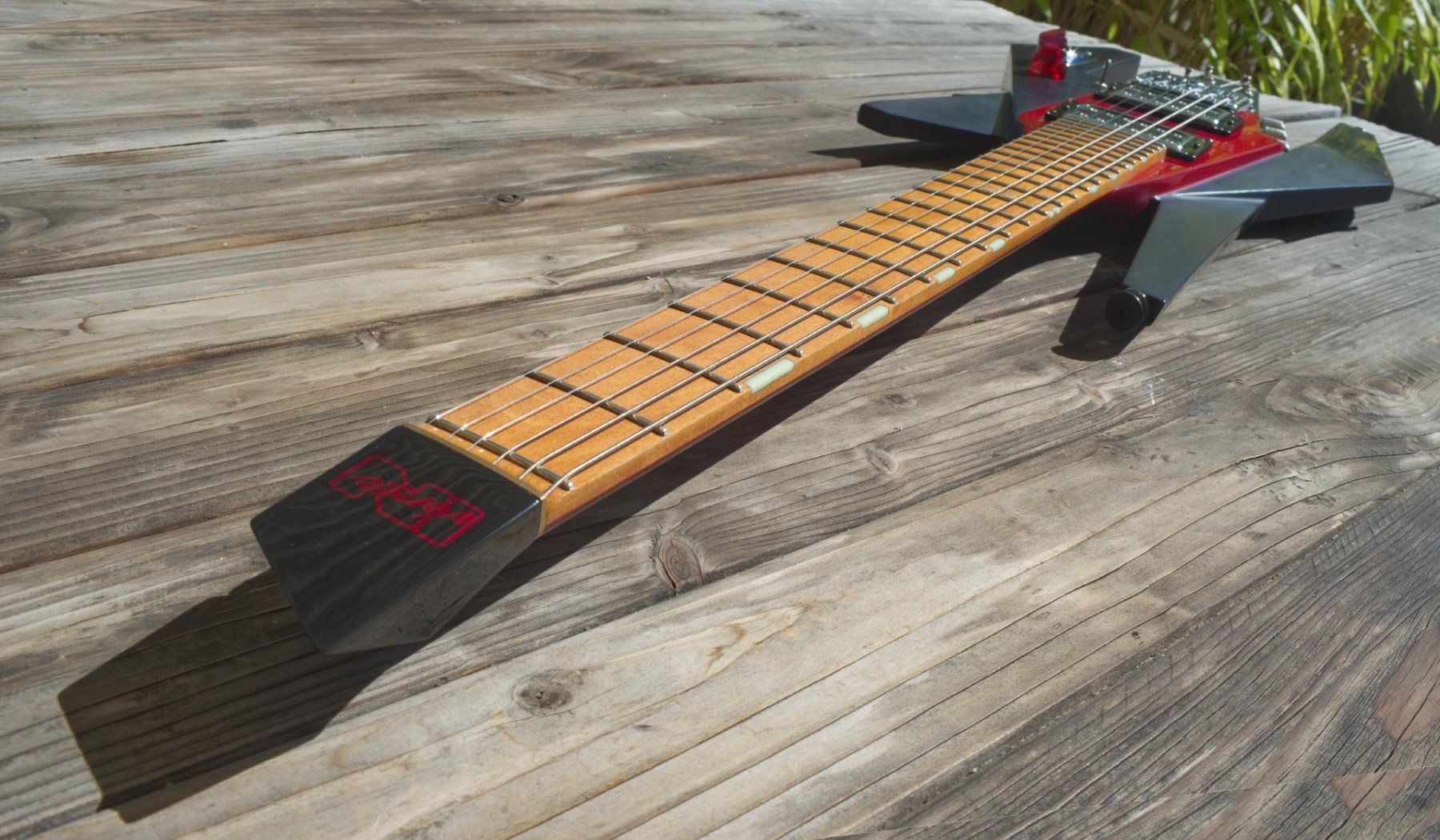 Musikinstrumente: INVERSE GUITARS Crayfish Guitar – Neu und originalverpackt aus Schaffhausen von Saitensprung_SH 6