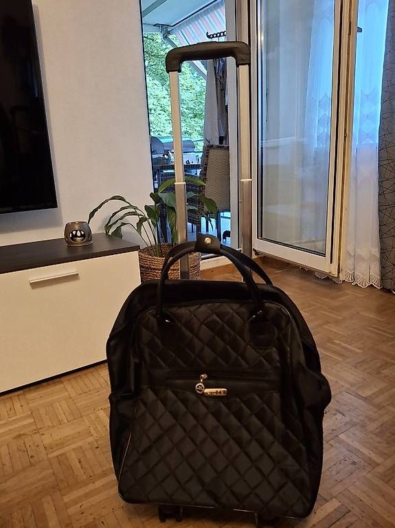 Borse: grosse elegante Handtasche mit Rollen – Usato da Effretikon venduto da CorneliaM03
