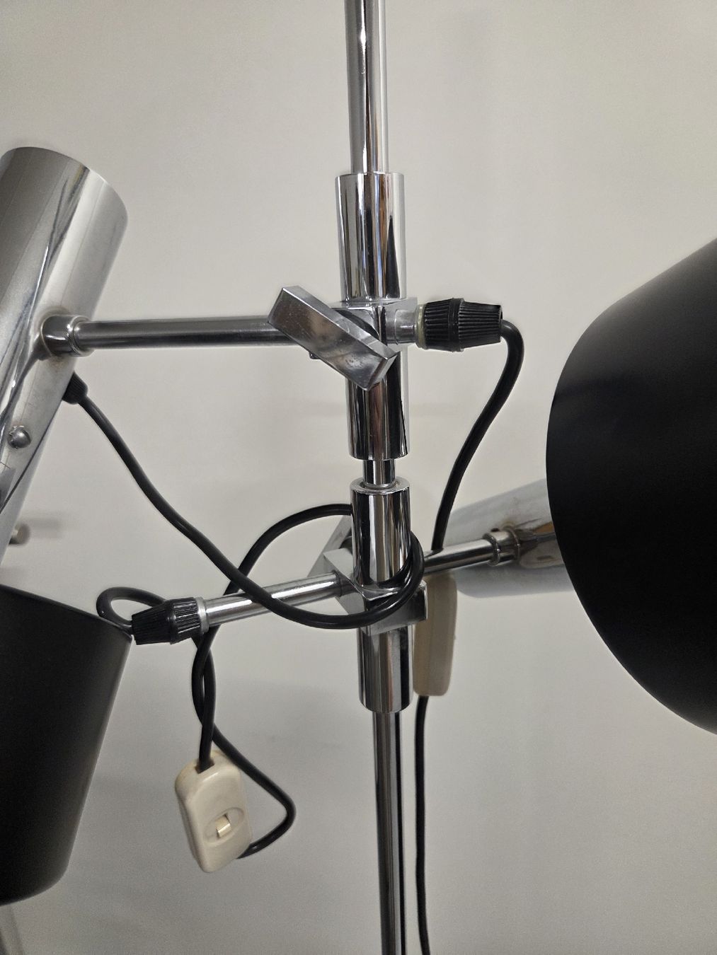 Lampade: Vintage Stehlampe Chrom Schwarz – Usato da Dietikon venduto da Allegra34 8