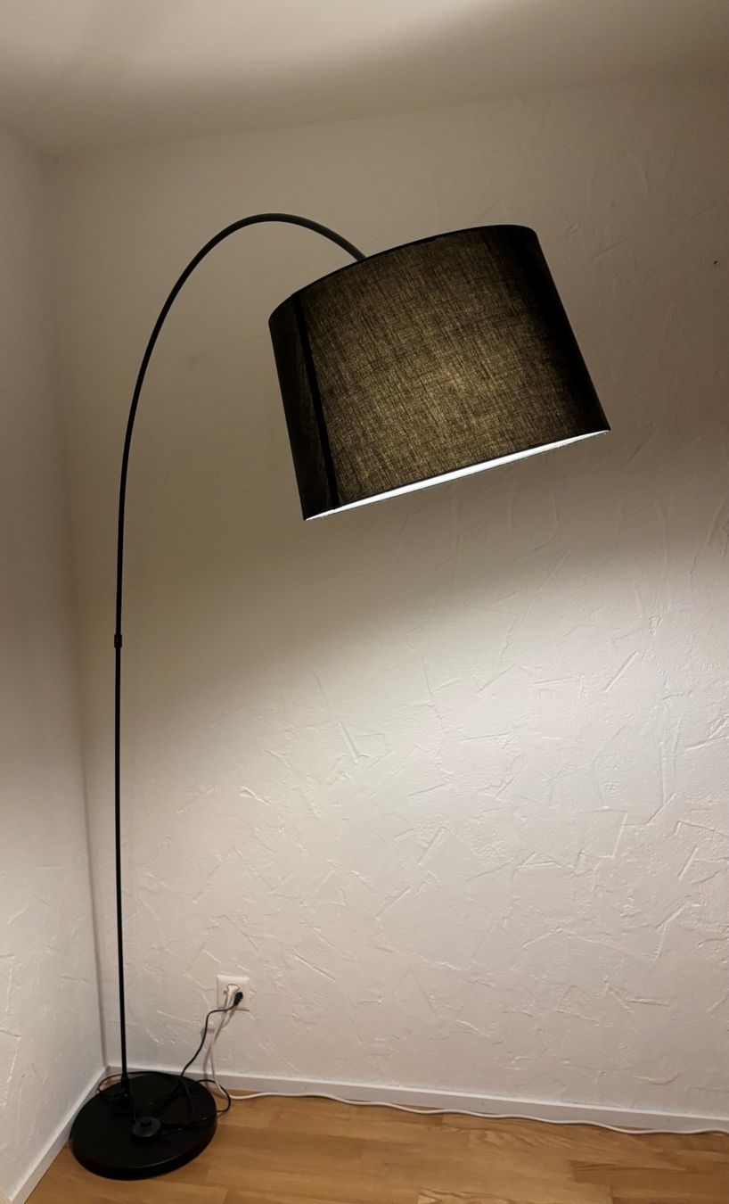 Ikea Lampen: Stehleuchte (Bogenlampe) – Gebraucht aus Zürich von Sydney20011 1