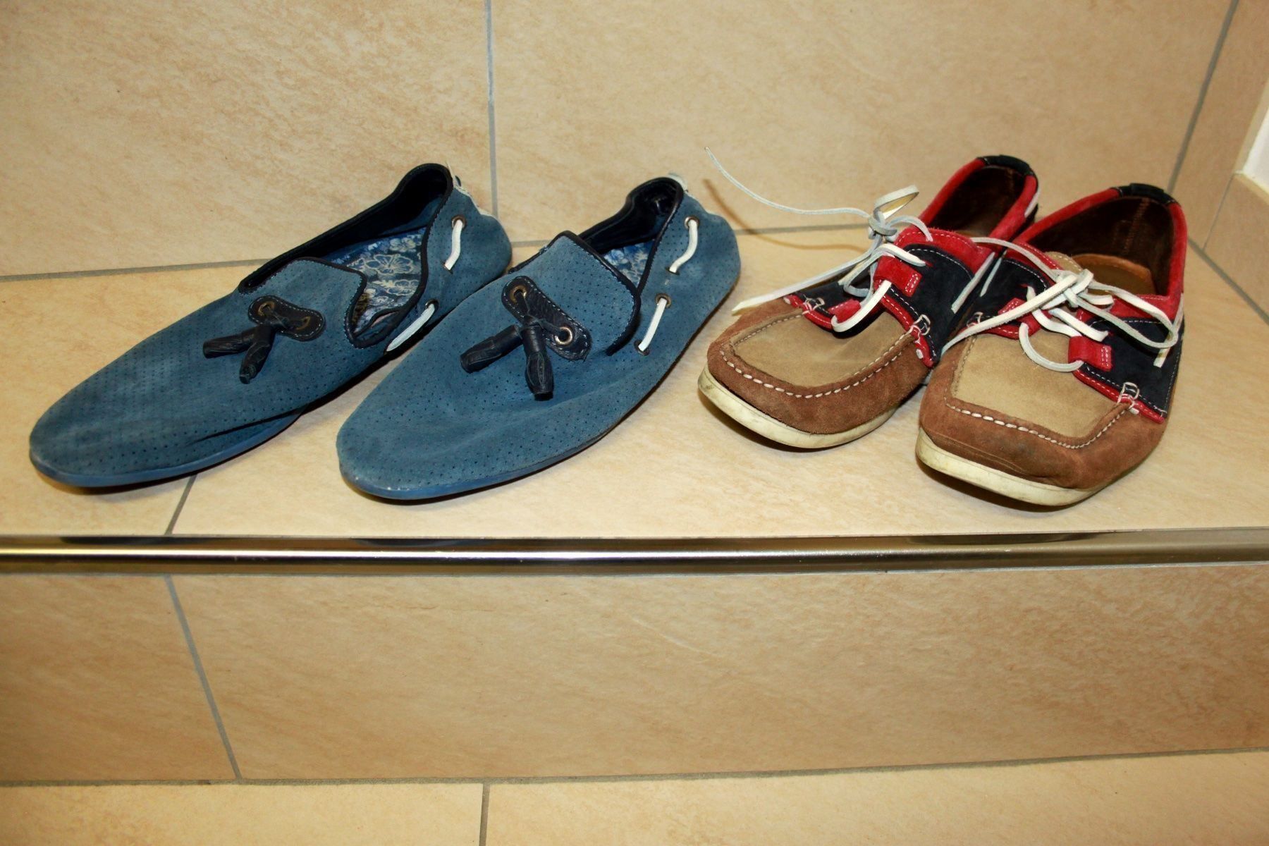 Scarpe da uomo: 2 Herren Sneakers Leder Schuhe gr.42 – Usato da Benken SG venduto da superplus1A