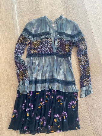 Kleid von Twinset in Grösse s (ital. 40), wie neu