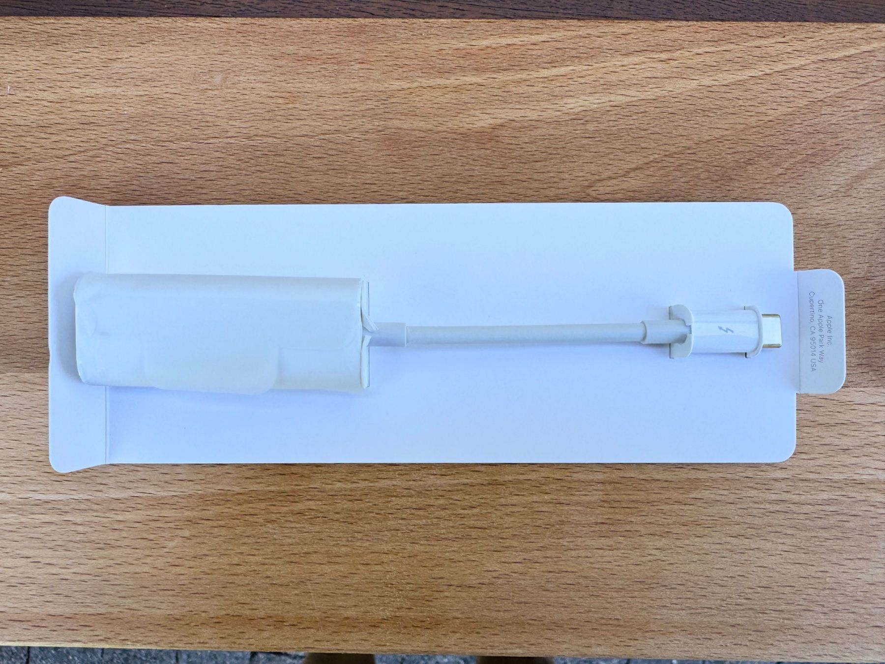 Apple Unità & Adattatore: Apple Thunderbolt 3 (USB-C) auf Thunderbolt 2 Adapter – Usato da Güttingen venduto da Jkxyz 1