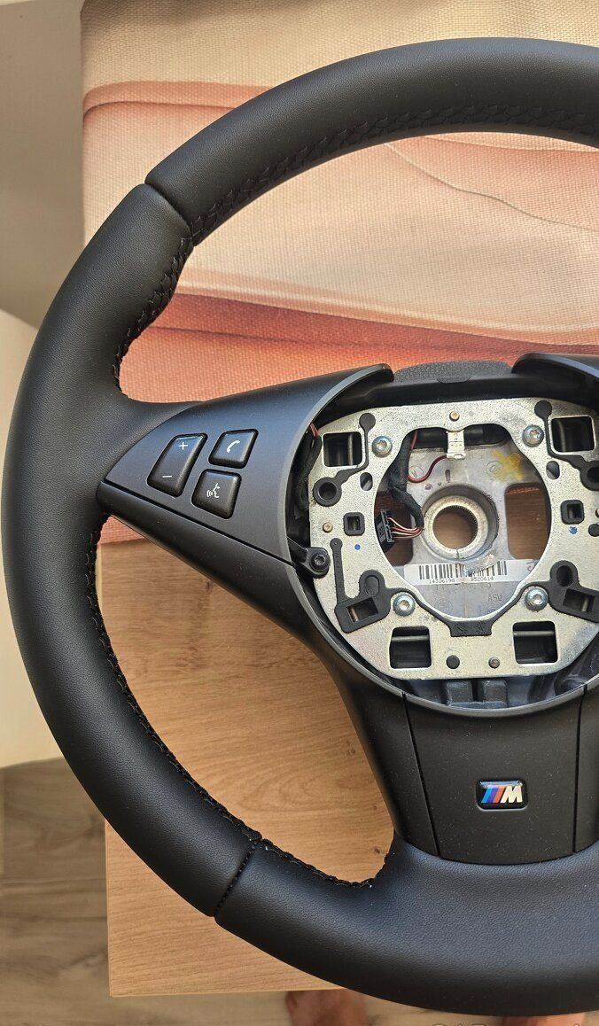 BMW Tutti pezzi di ricambio auto: Neues Leder lenkrad BMW E60 E61 E60M E61M E63 E63M M5 BMW M6 – Nuovo (secondo la descrizione) da Auw venduto da Neo_z2rq 1