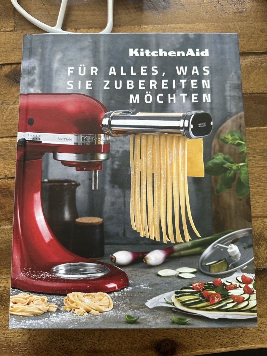 Kitchenaid Elettrodomestici da cucina: KitchenAid Artisan mit viel Zubehör – Usato da Kräiligen venduto da SITARO 5