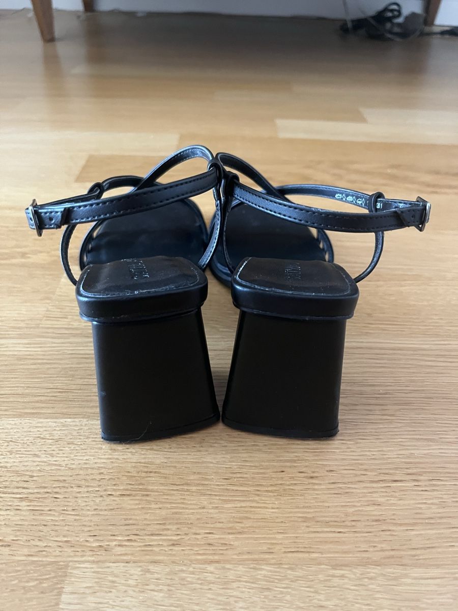 Scarpe da donna: Talons noirs – Usato da Neuchâtel venduto da Ariane_vn00 3