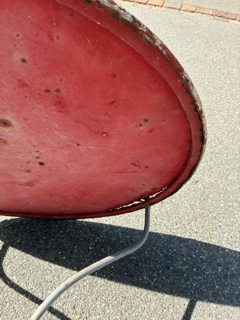Tische: alter Blechtisch defekt – Gebraucht aus Volketswil von Schnieke 1
