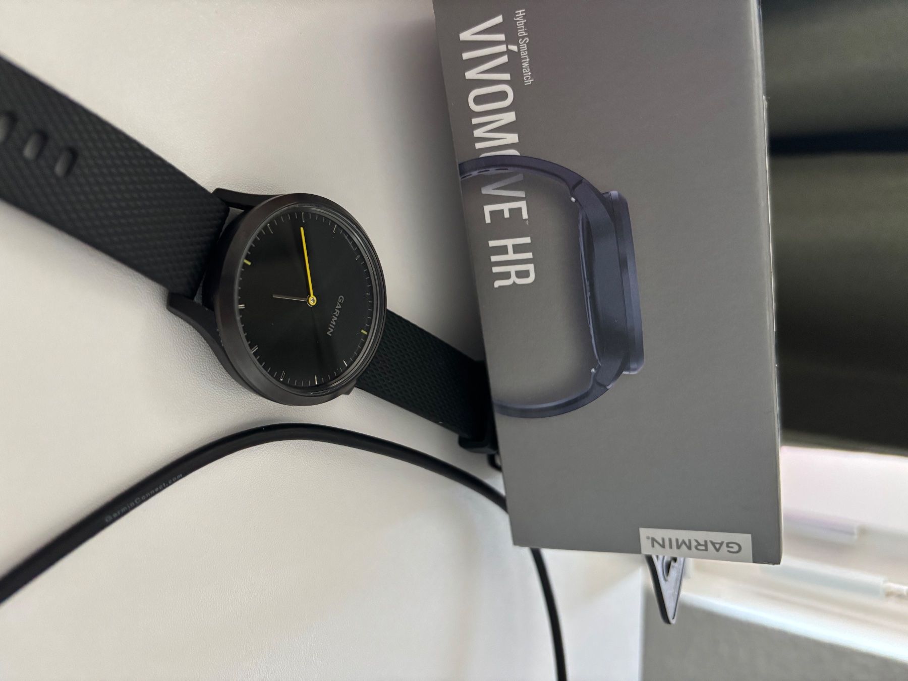 Garmin Smartwatch: Garmin Vivomove HR smartwatch – Usato da Zürich venduto da mon_q227