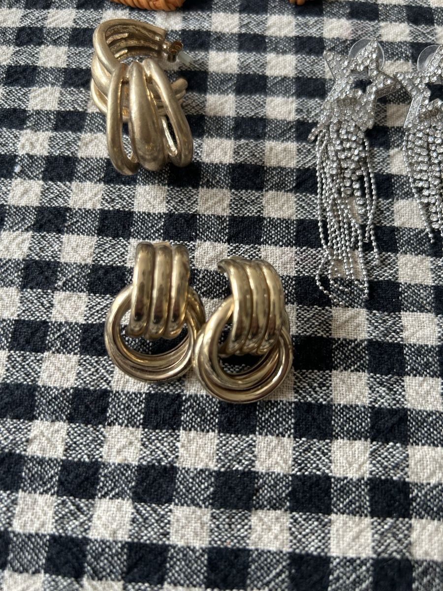 Altri gioielli: Multiple set of earrings – Usato da Zürich venduto da fan_z5fl 5