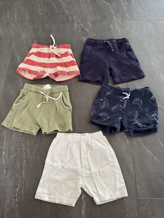 Jungs Kleiderpaket Sommer, mehrheitlich Grösse 92