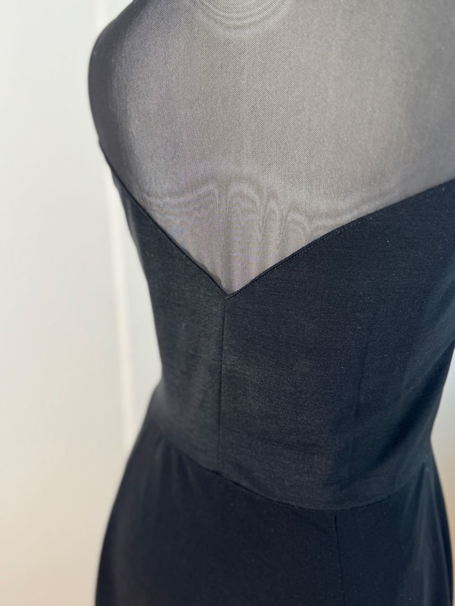 H&M Vestiti: Schwarzes Kleid mit Tülleinsatz Gr. M – Usato da Wetzikon ZH venduto da el-lustigo2 5