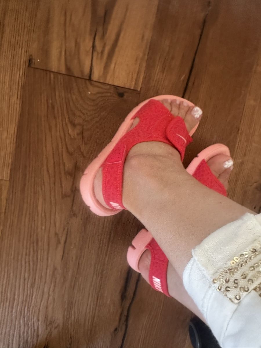 Chaussures femmes: Nike Sandal – D'occasion à Rudolfstetten par Laramalna 1