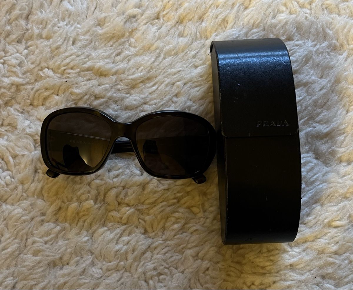 Prada Occhiali & Lenti: Prada Sonnenbrille Original  – Nuovo (secondo la descrizione) da Zürich venduto da kat_2s7f