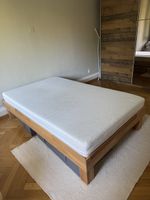 120x200 Massivholzbett mit Rost und Matratze, guter Zustand