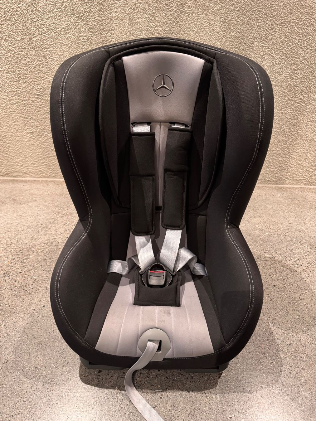 Seggiolini per auto: Kindersitz DUO plus (9 - 18 KG) – Usato da Bottighofen venduto da ThierryDobler