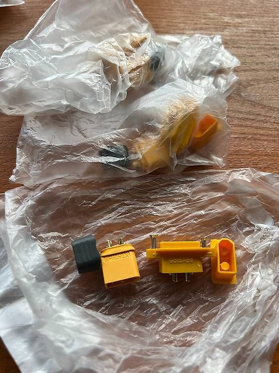 RC Kits de montage: XT60 Hochstromstecker mit Halterung  RC Modellbau – Neuf avec emballage d'origine à Gümligen par ESCreativwork 1