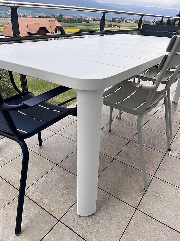 Tischset: Fermob Gartentisch mit Stühlen – Gebraucht aus Mörigen von kjeker 1
