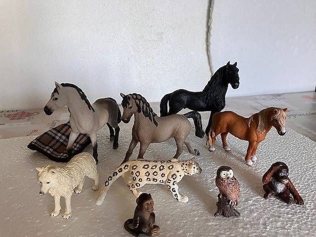 Schleich Giocattoli: lot de 9 animaux SCHLEICH – Usato da Tannay venduto da Comsa