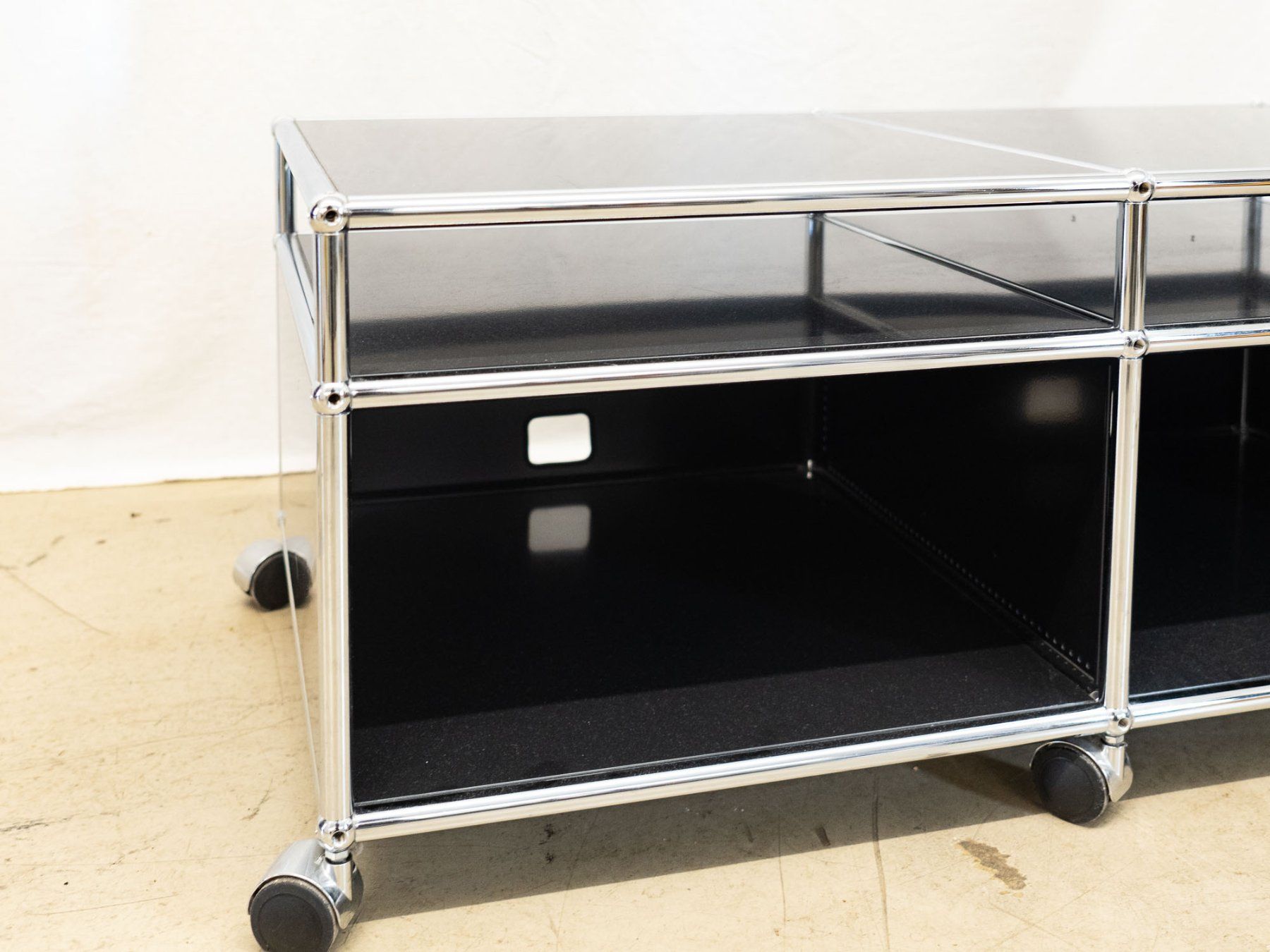 USM Cassettiere: USM Haller Lowboard - auf Rollen, schwarz - Ref. 05/44 – Usato da Au ZH venduto da BrockiAu 7
