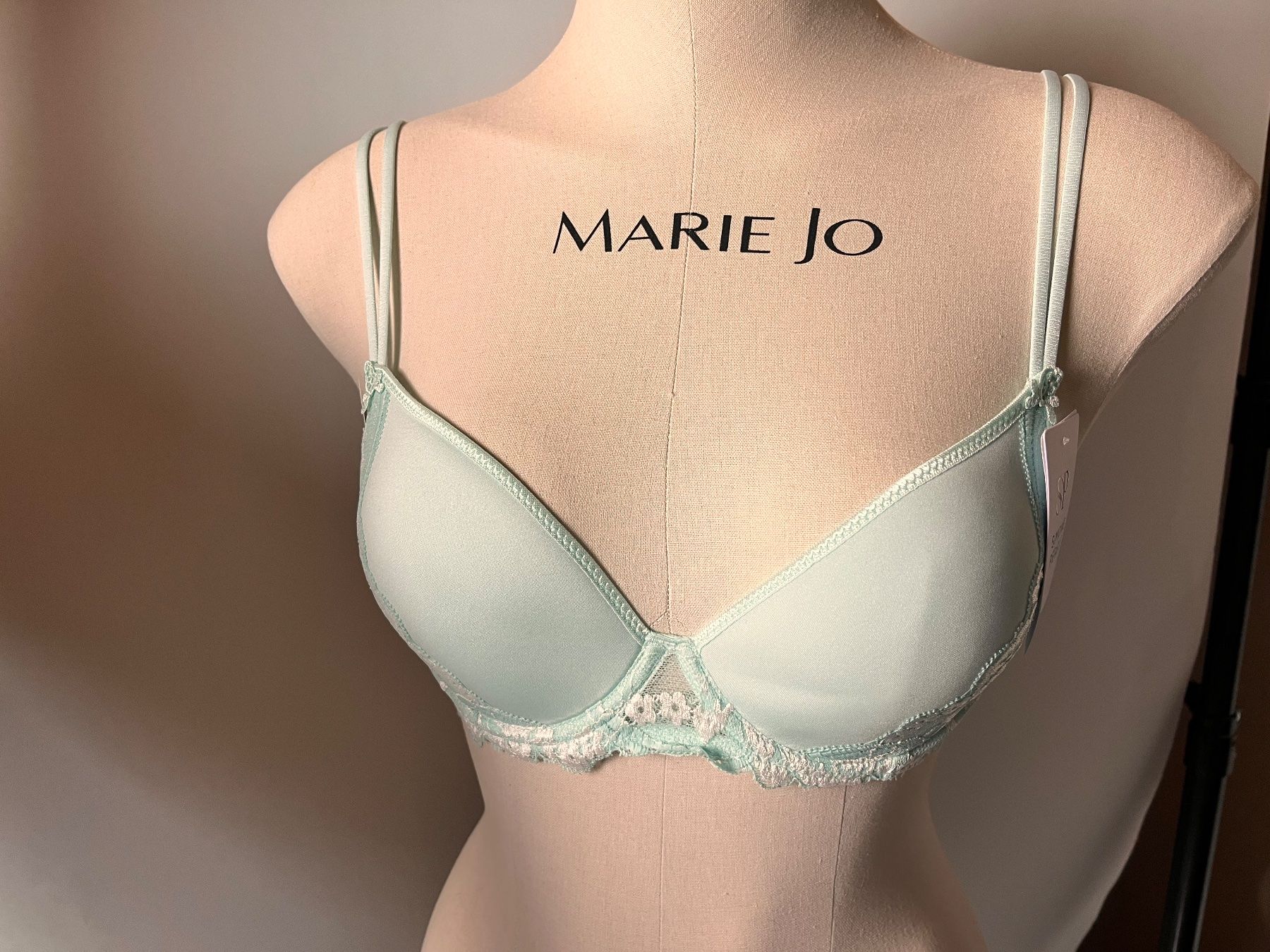 Autres dessous: Schalen-BH, SIMONE PERELE, Grösse 65 E – Neuf avec emballage d'origine à Rudolfstetten par gst_g7xl