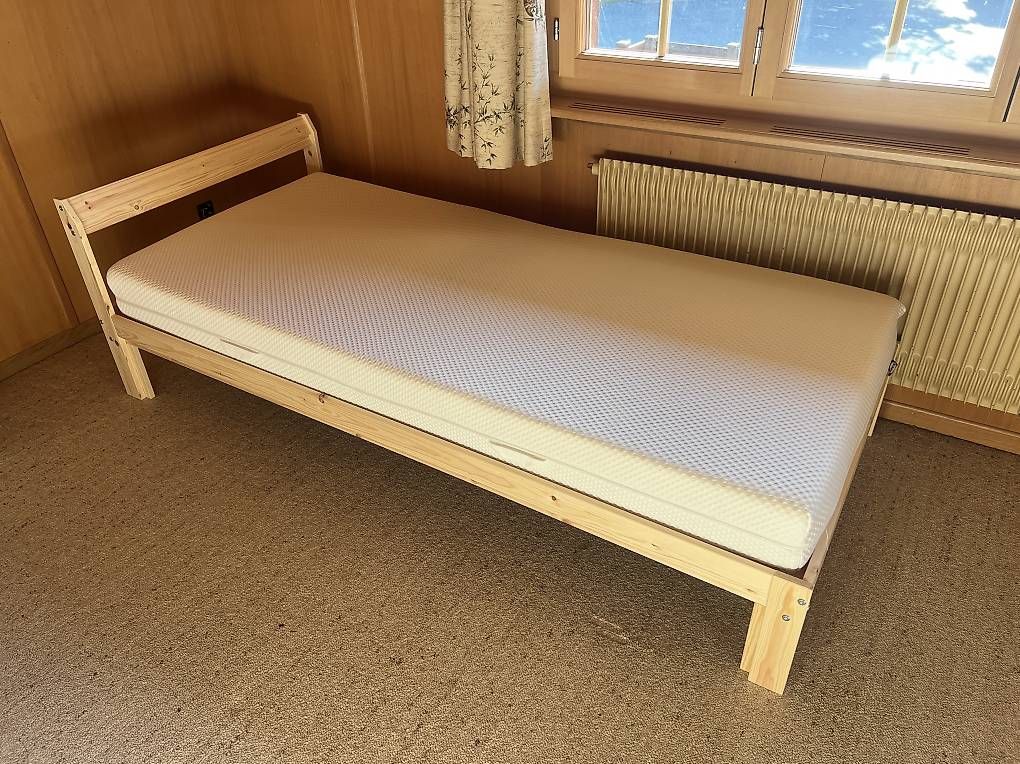 Letti: Holzbett IKEA – Usato da Saanen venduto da Hanschristian 2